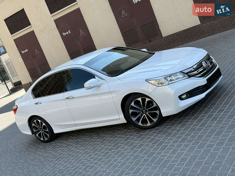 Седан Honda Accord 2015 в Одессе