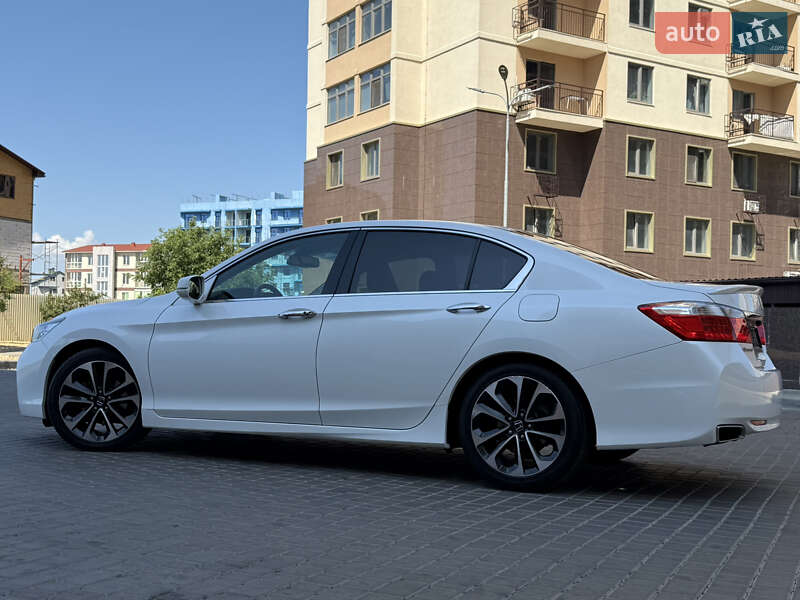 Седан Honda Accord 2015 в Одессе
