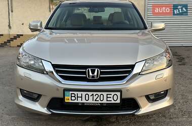 Седан Honda Accord 2013 в 
