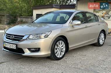 Седан Honda Accord 2013 в 