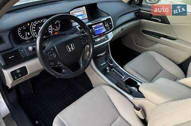 Седан Honda Accord 2013 в 