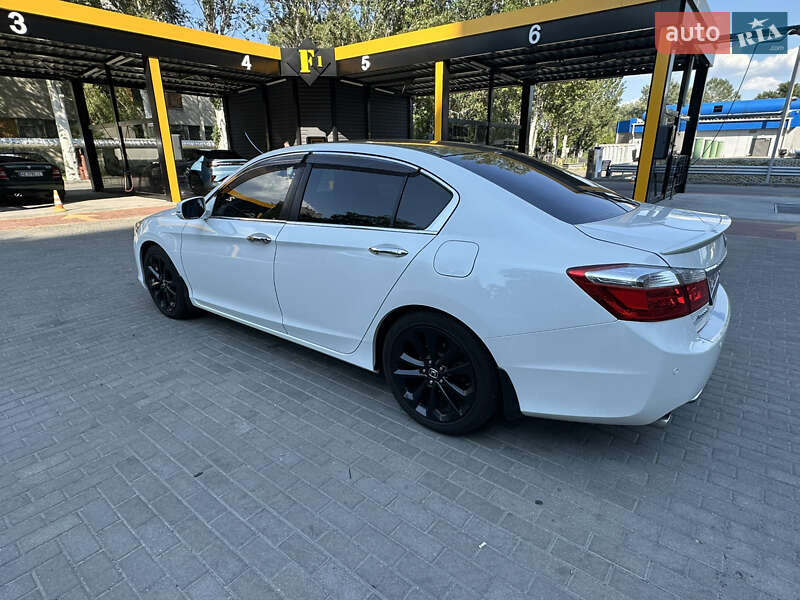 Седан Honda Accord 2013 в Дніпрі