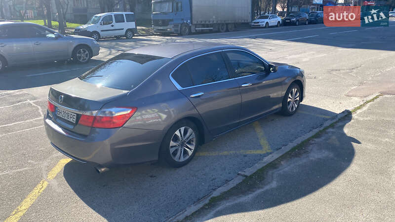Седан Honda Accord 2014 в Києві