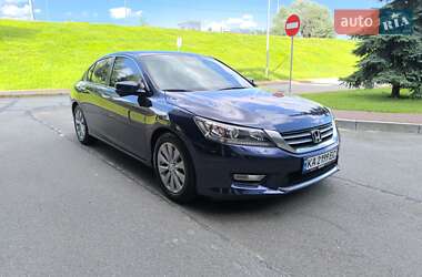 Седан Honda Accord 2015 в Киеве