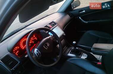 Седан Honda Accord 2004 в 