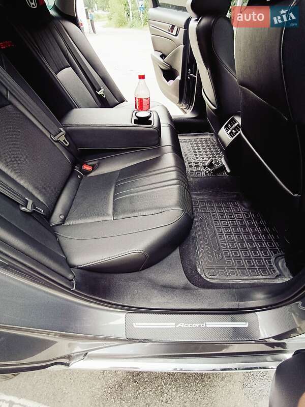 Седан Honda Accord 2019 в Киеве