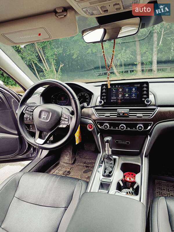 Седан Honda Accord 2019 в Киеве