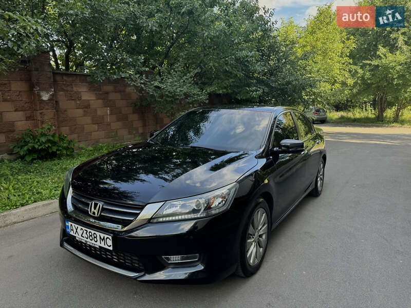 Седан Honda Accord 2013 в 