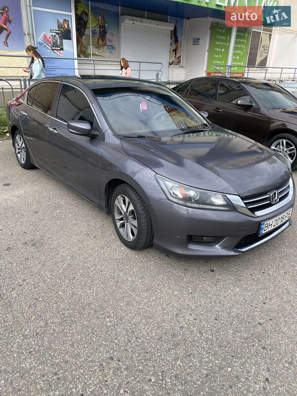 Седан Honda Accord 2014 в Києві