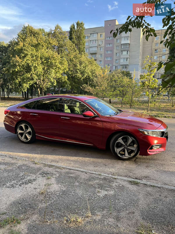 Седан Honda Accord 2018 в Днепре