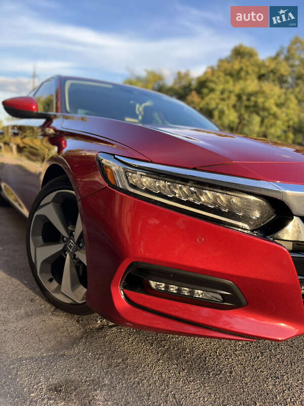 Седан Honda Accord 2018 в Днепре