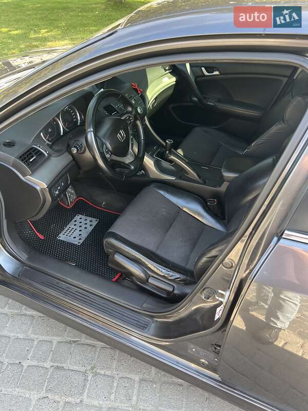 Седан Honda Accord 2008 в Жовкве