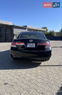 Седан Honda Accord 2012 в Ланівці