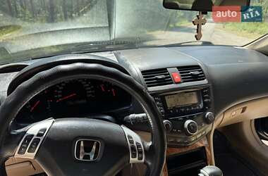 Седан Honda Accord 2005 в 