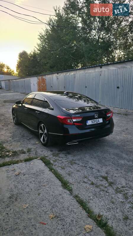 Седан Honda Accord 2018 в Киеве