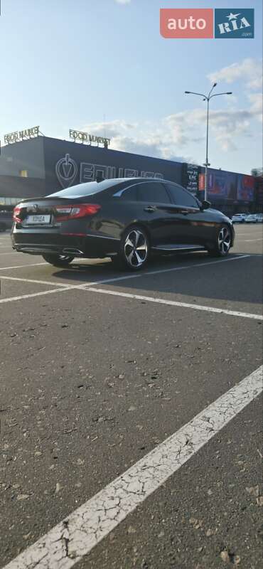 Седан Honda Accord 2018 в Киеве