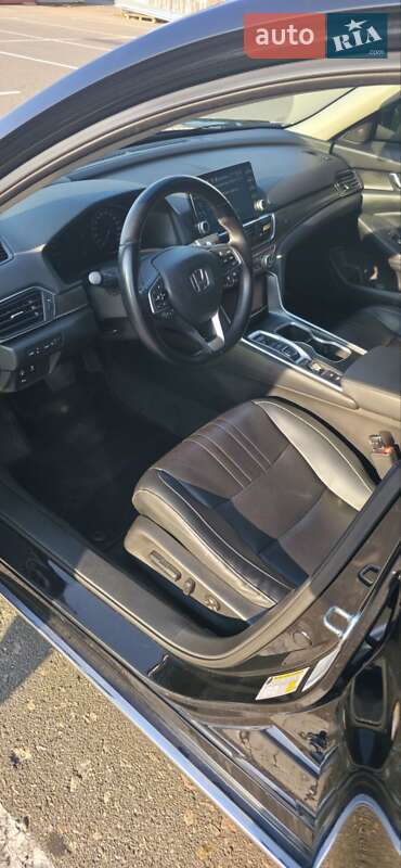 Седан Honda Accord 2018 в Киеве