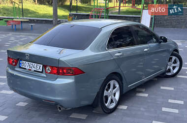 Седан Honda Accord 2004 в 