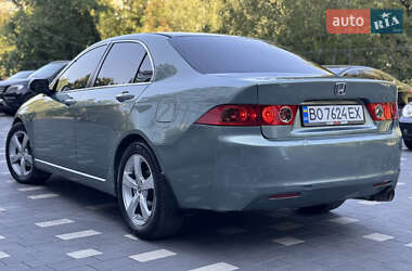 Седан Honda Accord 2004 в 