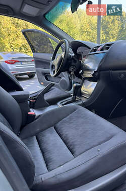 Седан Honda Accord 2004 в 