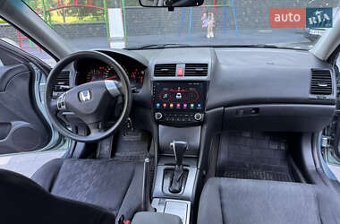 Седан Honda Accord 2004 в 