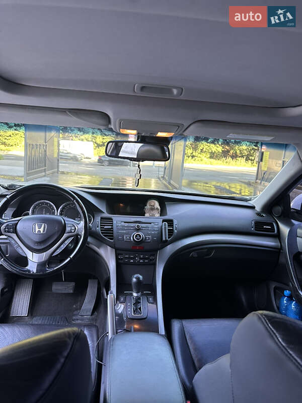 Седан Honda Accord 2010 в Києві