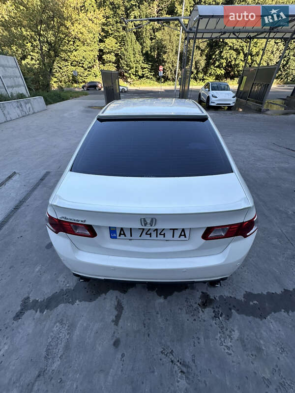 Седан Honda Accord 2010 в Києві