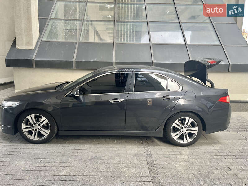 Седан Honda Accord 2011 в Києві