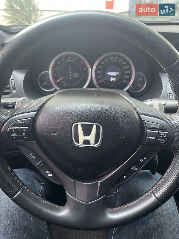 Седан Honda Accord 2011 в Києві