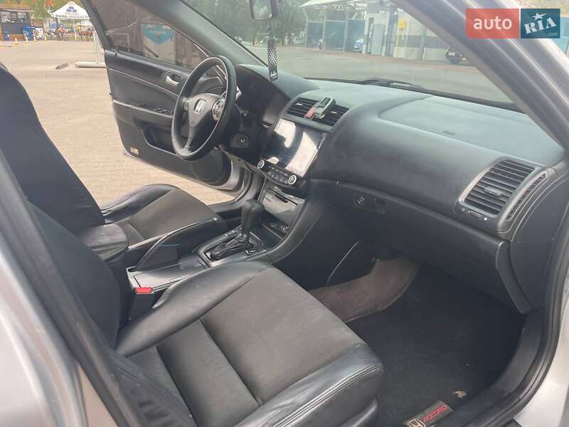 Седан Honda Accord 2005 в Кривом Роге