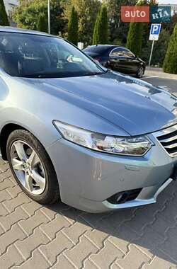 Седан Honda Accord 2011 в 