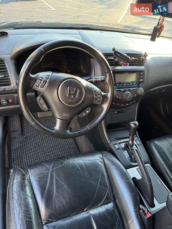 Седан Honda Accord 2006 в Днепре