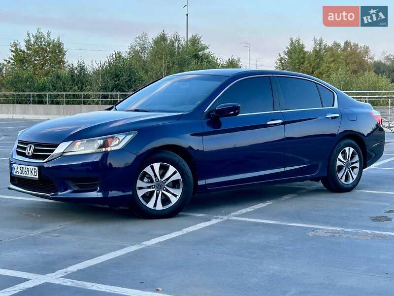 Седан Honda Accord 2013 в Киеве