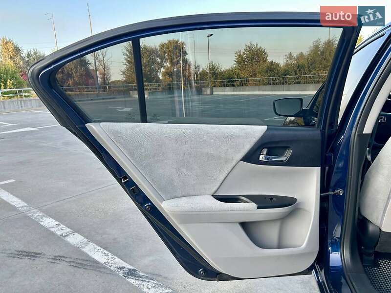 Седан Honda Accord 2013 в Киеве