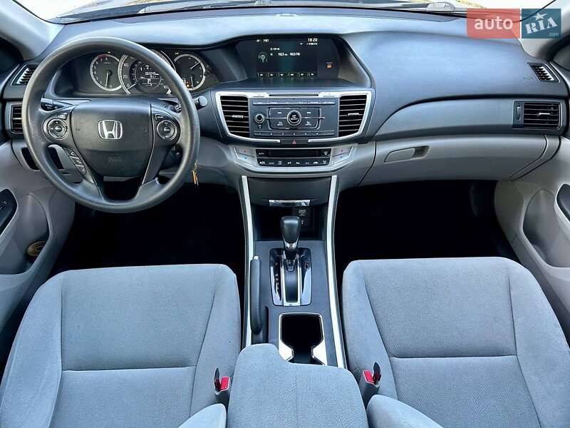 Седан Honda Accord 2013 в Киеве