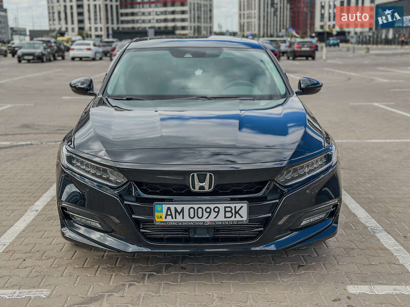 Седан Honda Accord 2019 в Киеве