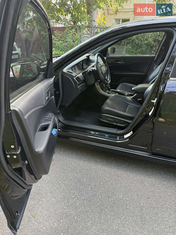 Седан Honda Accord 2016 в Хмельницком