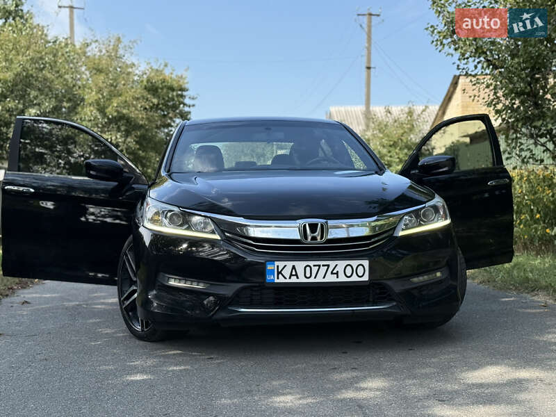 Седан Honda Accord 2016 в 