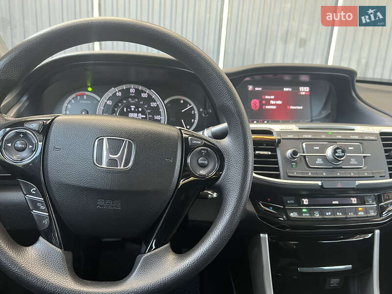 Седан Honda Accord 2016 в Ужгороді