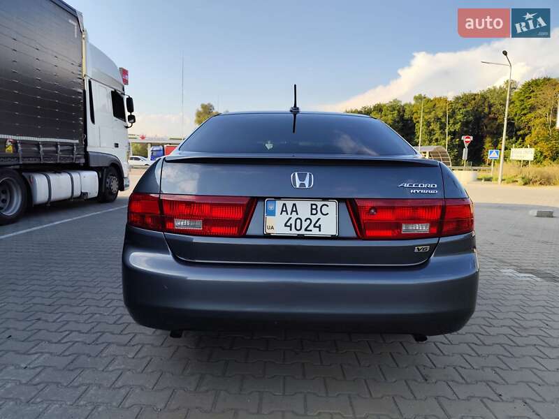 Седан Honda Accord 2005 в Петропавловской Борщаговке