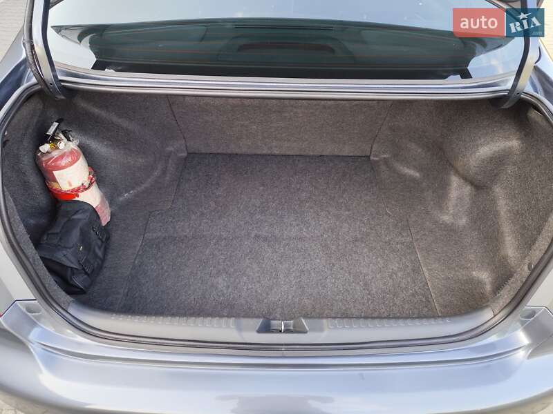 Седан Honda Accord 2005 в Петропавловской Борщаговке