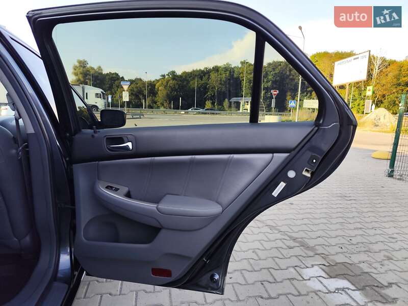 Седан Honda Accord 2005 в Петропавловской Борщаговке