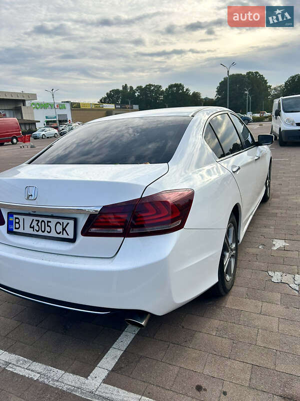Седан Honda Accord 2015 в Житомирі