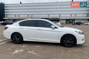 Седан Honda Accord 2015 в Житомире