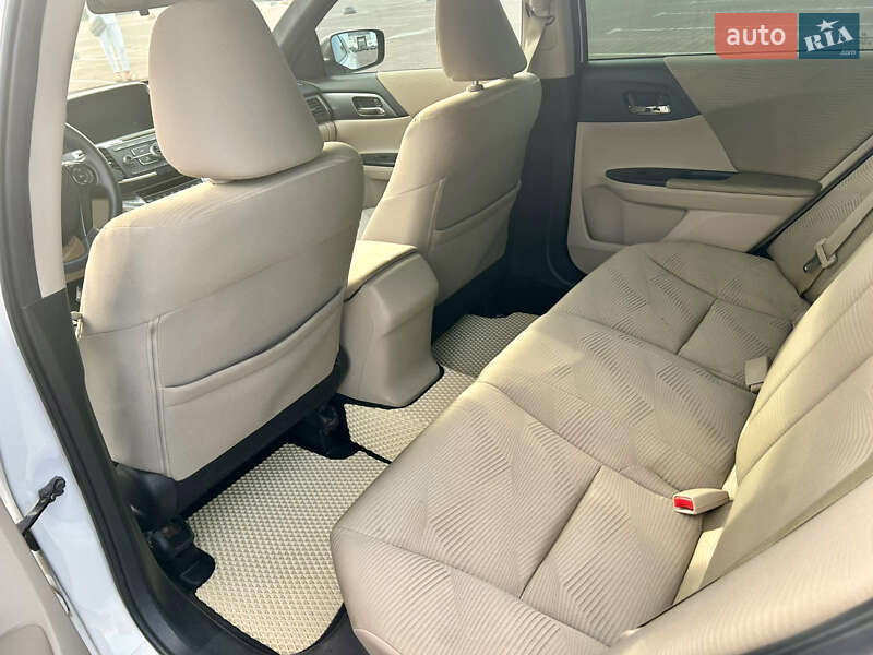 Седан Honda Accord 2015 в Житомирі