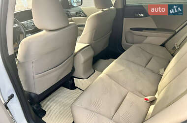 Седан Honda Accord 2015 в 