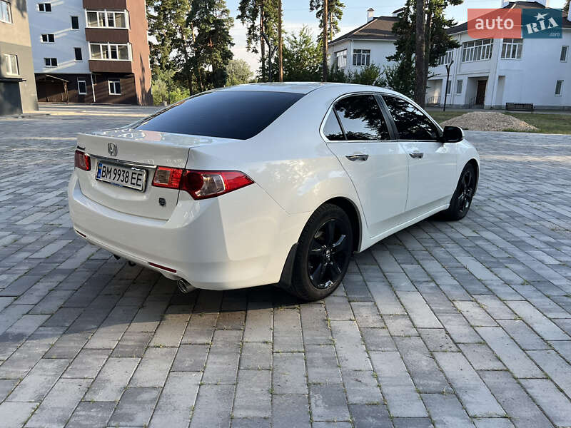 Седан Honda Accord 2011 в Ахтырке