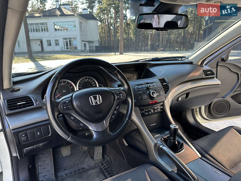 Седан Honda Accord 2011 в Ахтырке