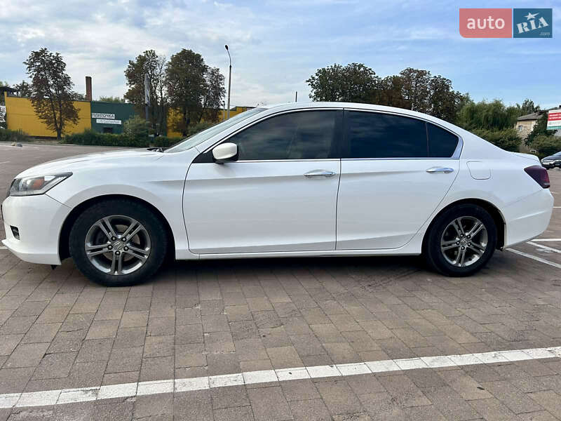 Седан Honda Accord 2015 в Житомирі
