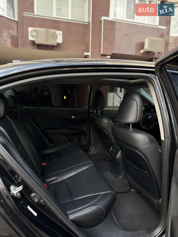 Седан Honda Accord 2013 в Киеве